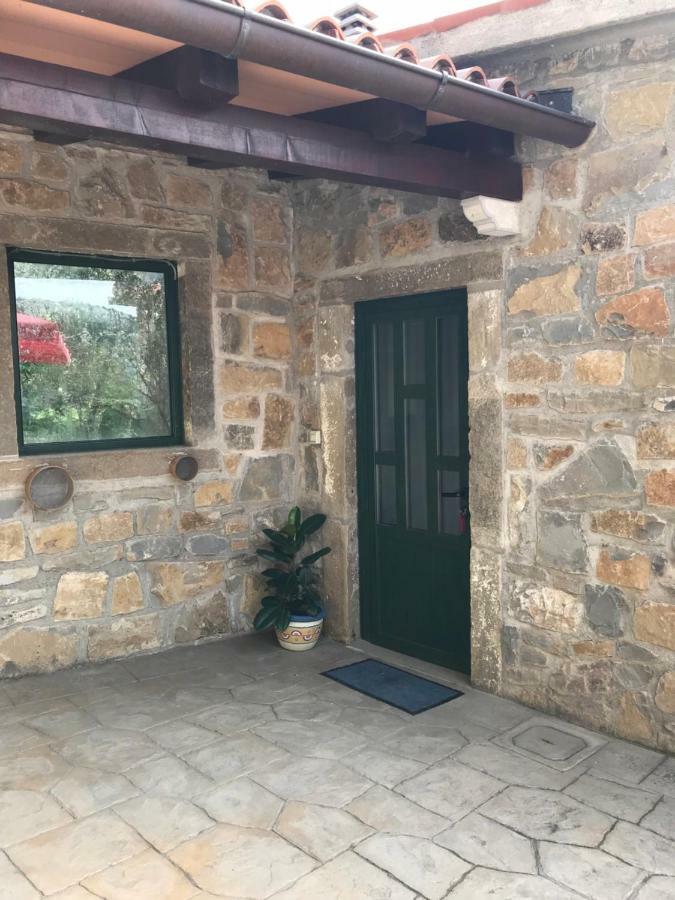 Tourist Farm With Apartments Fig Tree Dekani Exterior foto