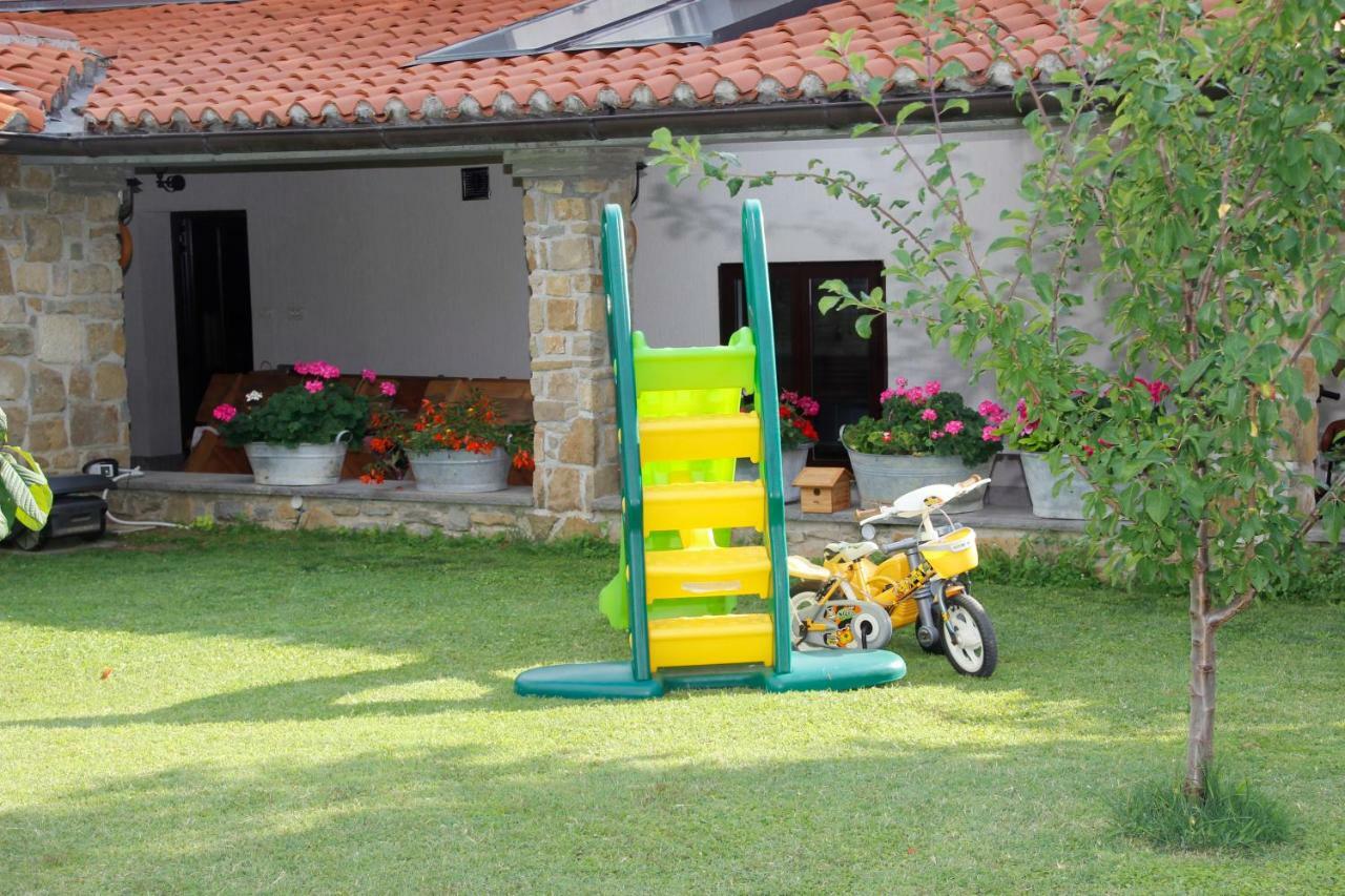 Tourist Farm With Apartments Fig Tree Dekani Exterior foto